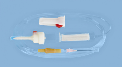 Система для вливаний гемотрансфузионная для крови с пластиковой иглой — 20 шт/уп купить оптом в Иваново